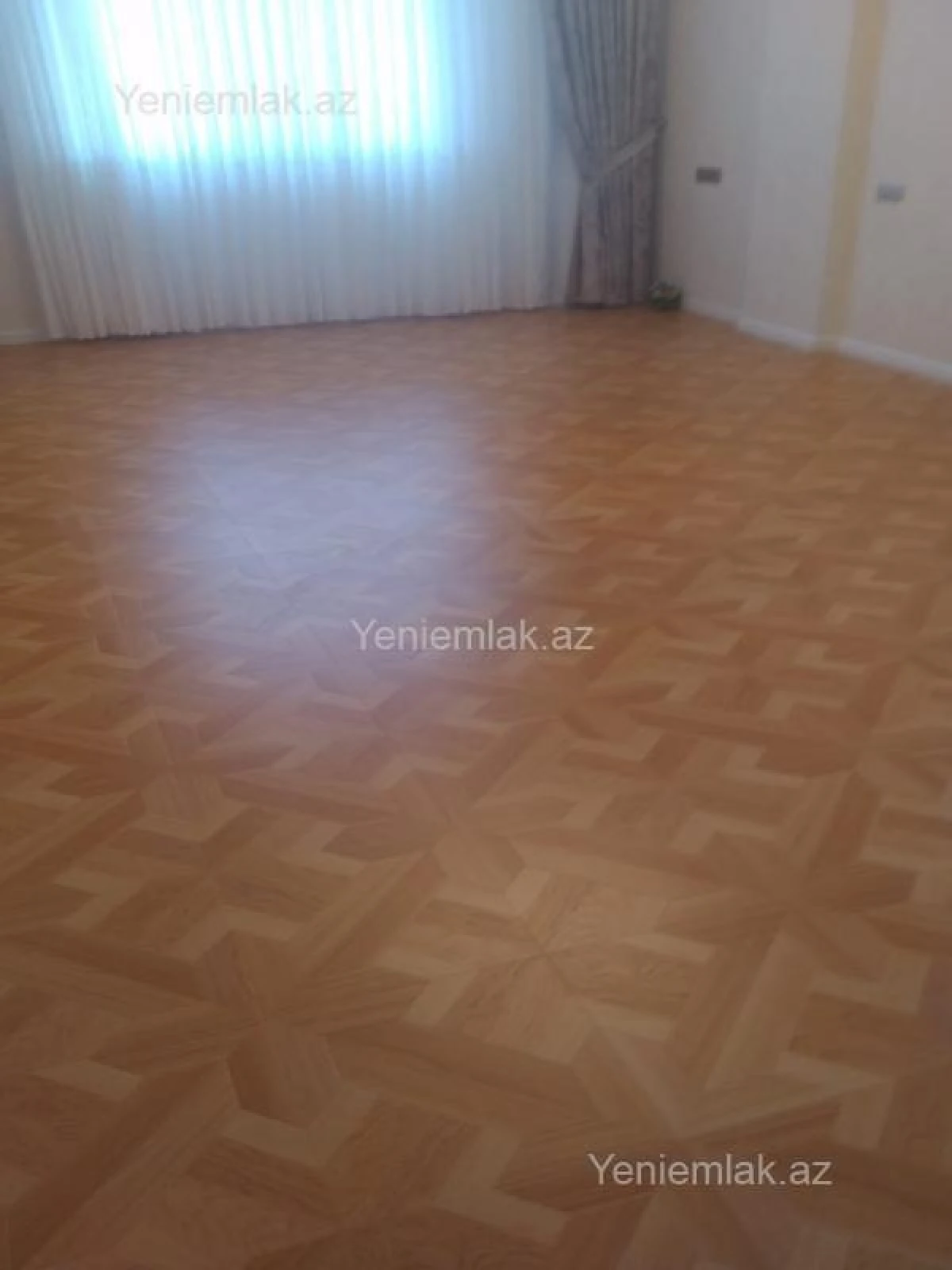 Satılır 3 otaqlı yeni tikili 130 m²