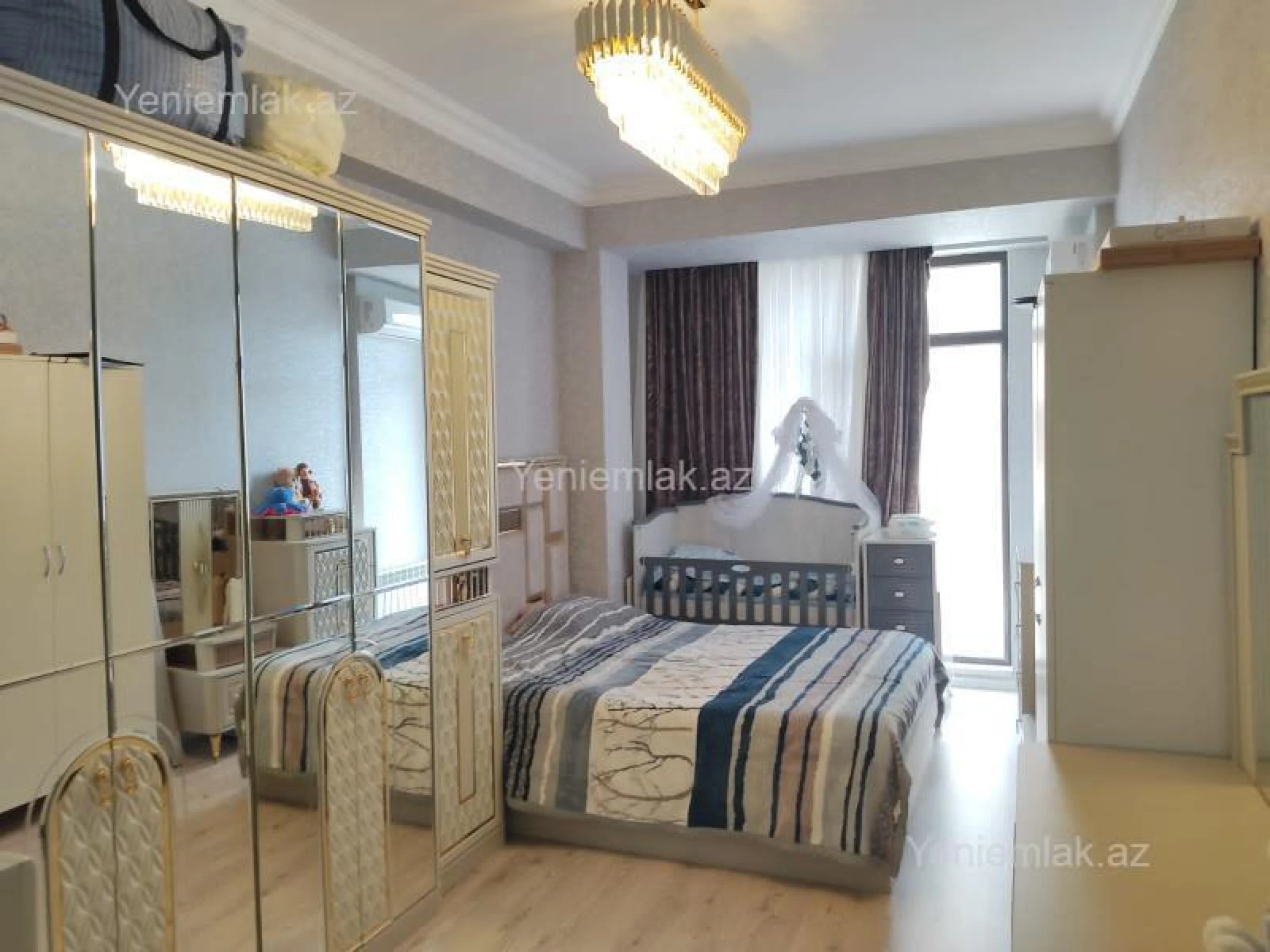 Satılır 4 otaqlı yeni tikili 162.5 m²