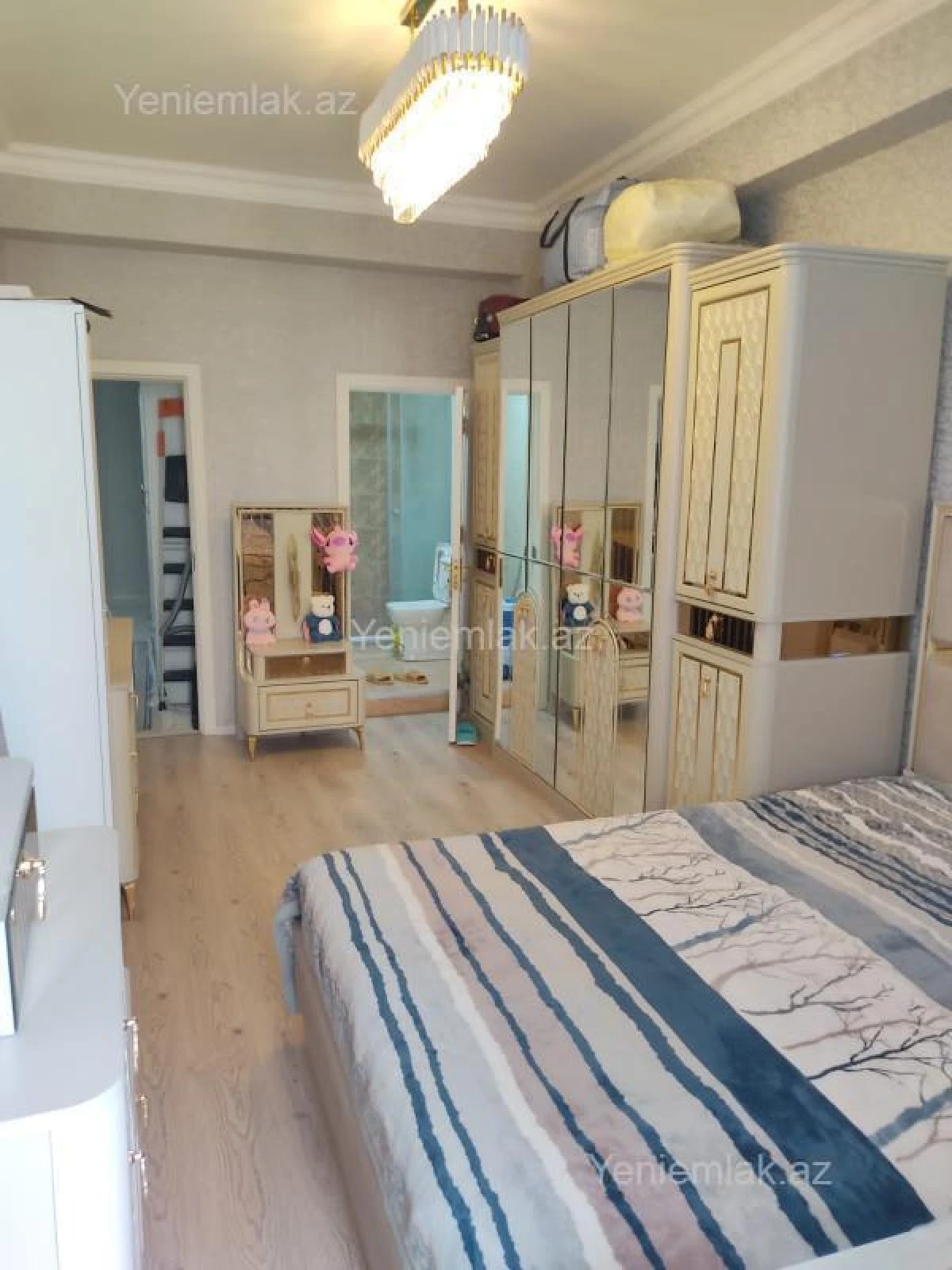 Satılır 4 otaqlı yeni tikili 162.5 m²