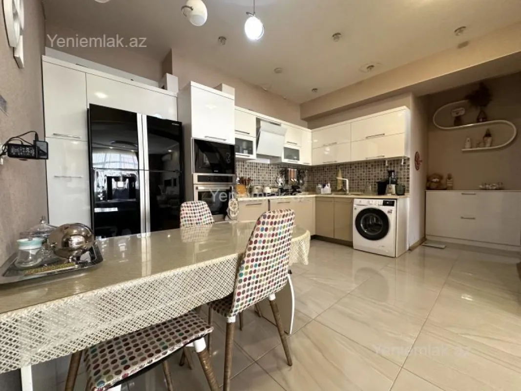 Satılır 4 otaqlı yeni tikili 120 m²