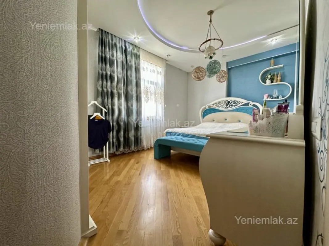 Satılır 4 otaqlı yeni tikili 120 m²