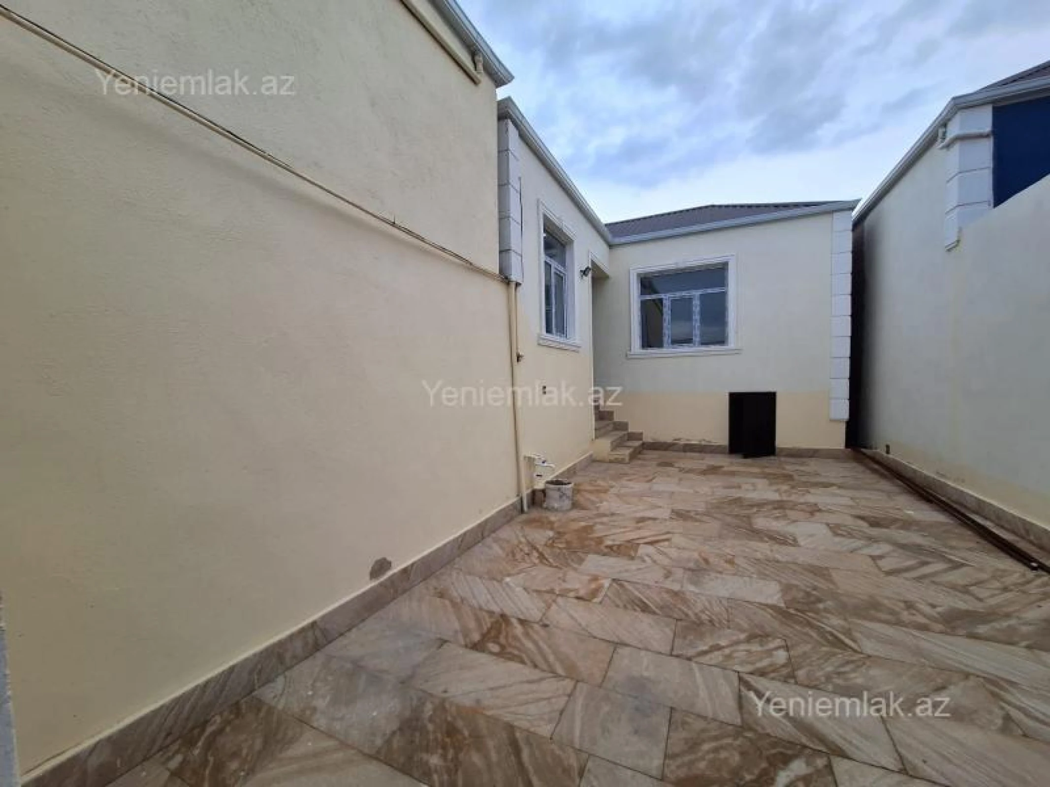 Satılır 4 otaqlı həyət evi 125 m²