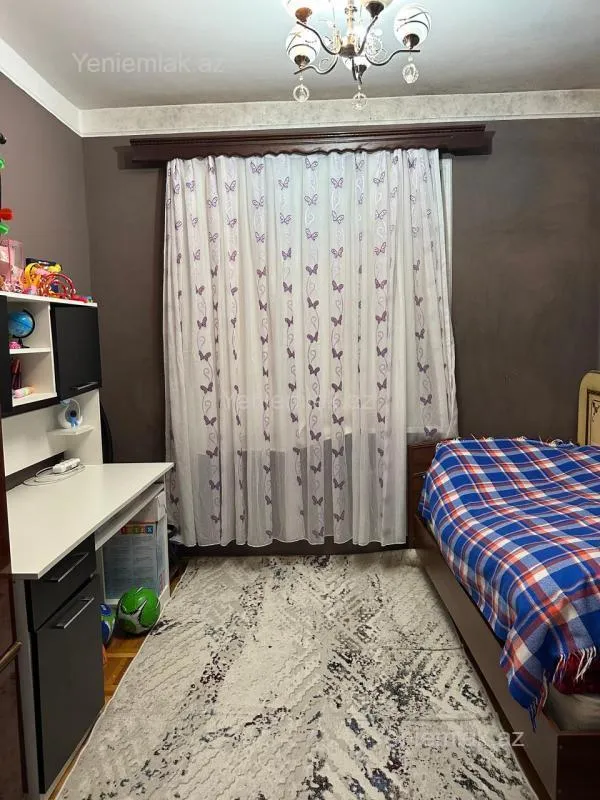 Satılır 3 otaqlı köhnə tikili 75 m²