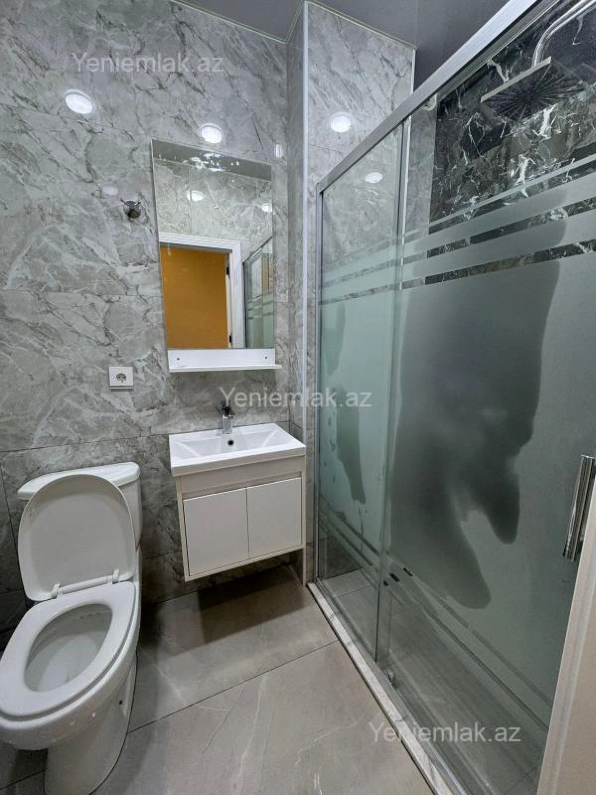 Satılır 2 otaqlı yeni tikili 60 m²