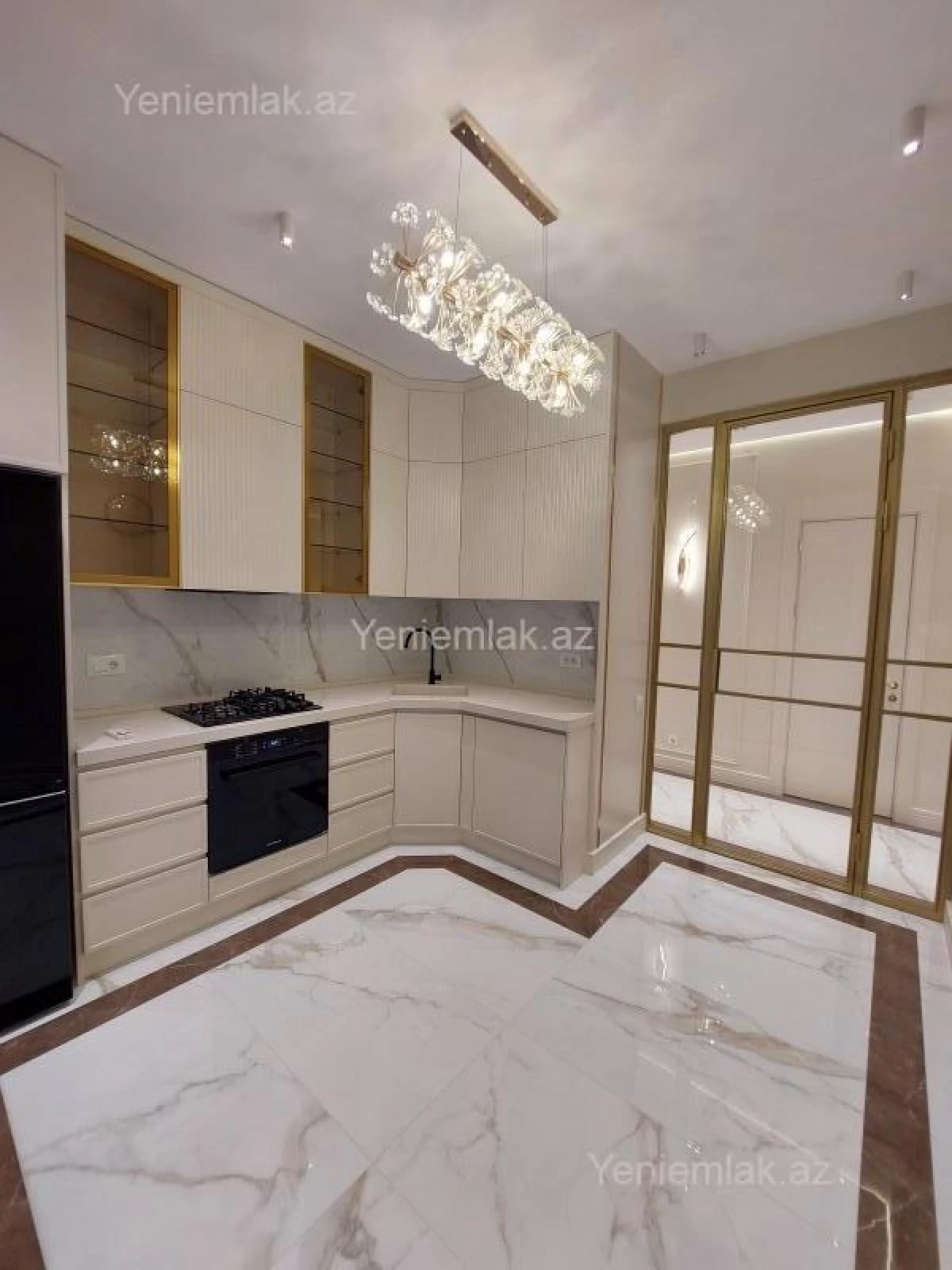 Satılır 3 otaqlı yeni tikili 85 m²