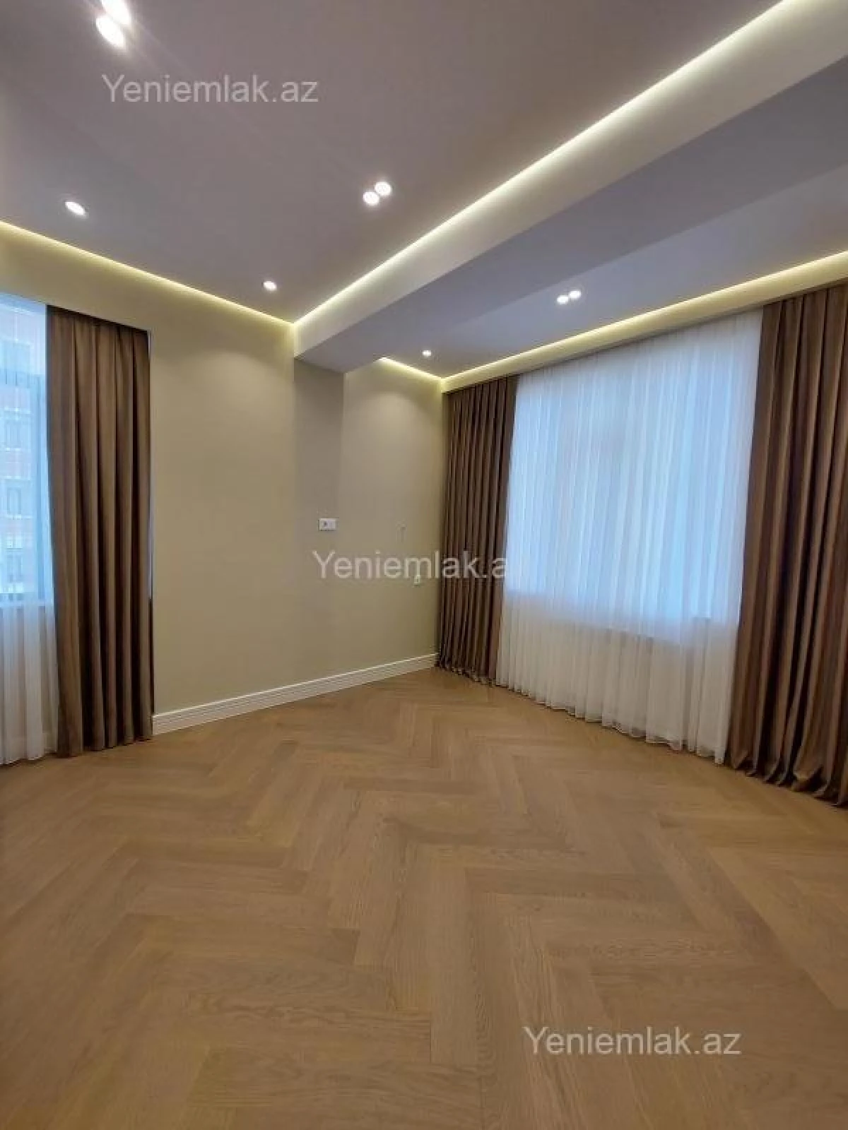 Satılır 3 otaqlı yeni tikili 85 m²