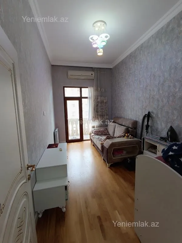 Satılır 3 otaqlı yeni tikili 100 m²