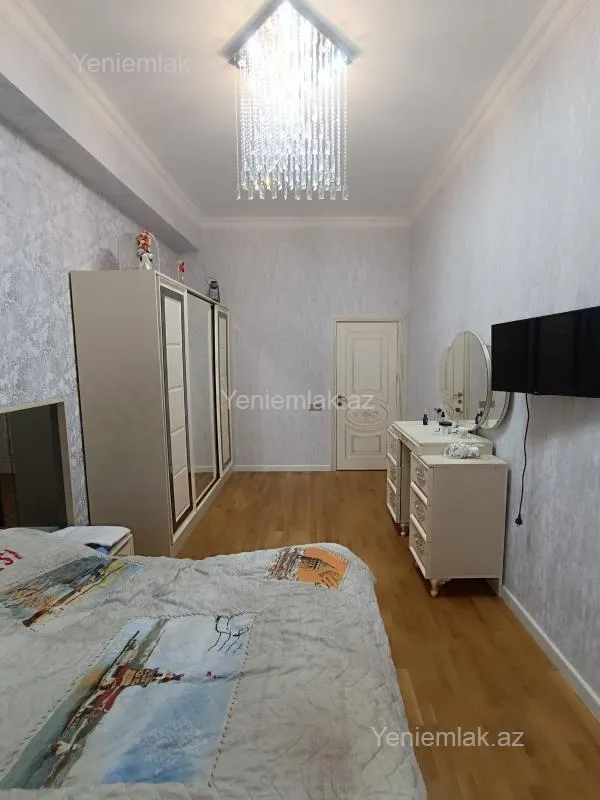 Satılır 3 otaqlı yeni tikili 100 m²