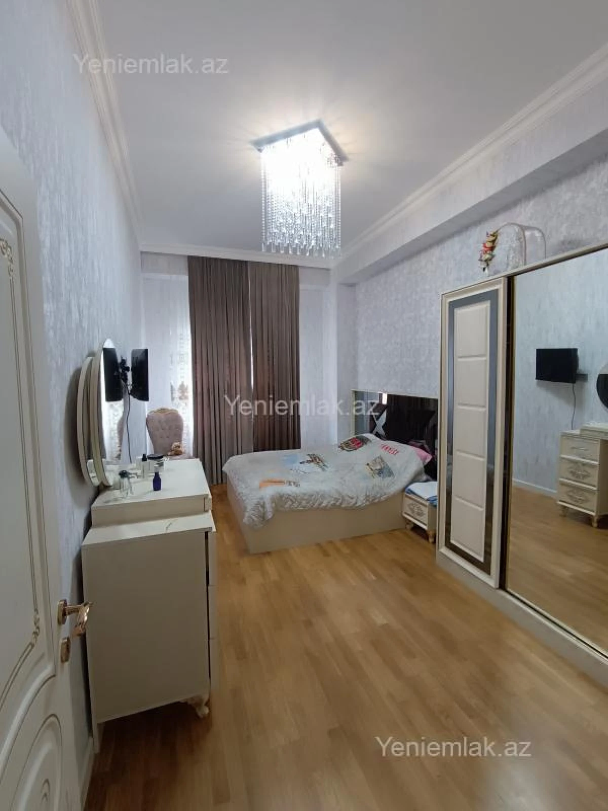 Satılır 3 otaqlı yeni tikili 100 m²