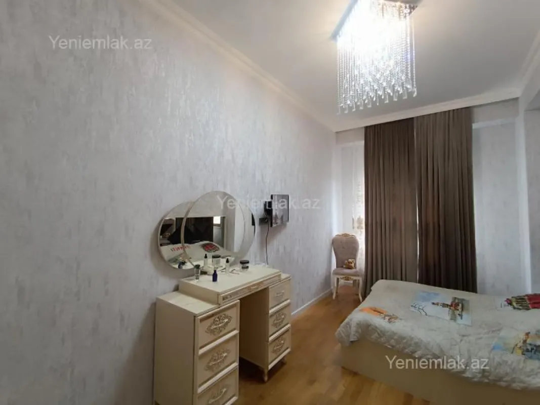 Satılır 3 otaqlı yeni tikili 100 m²