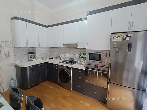 Satılır 3 otaqlı yeni tikili 100 m²