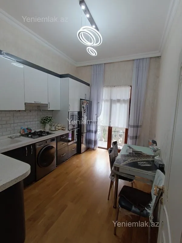 Satılır 3 otaqlı yeni tikili 100 m²