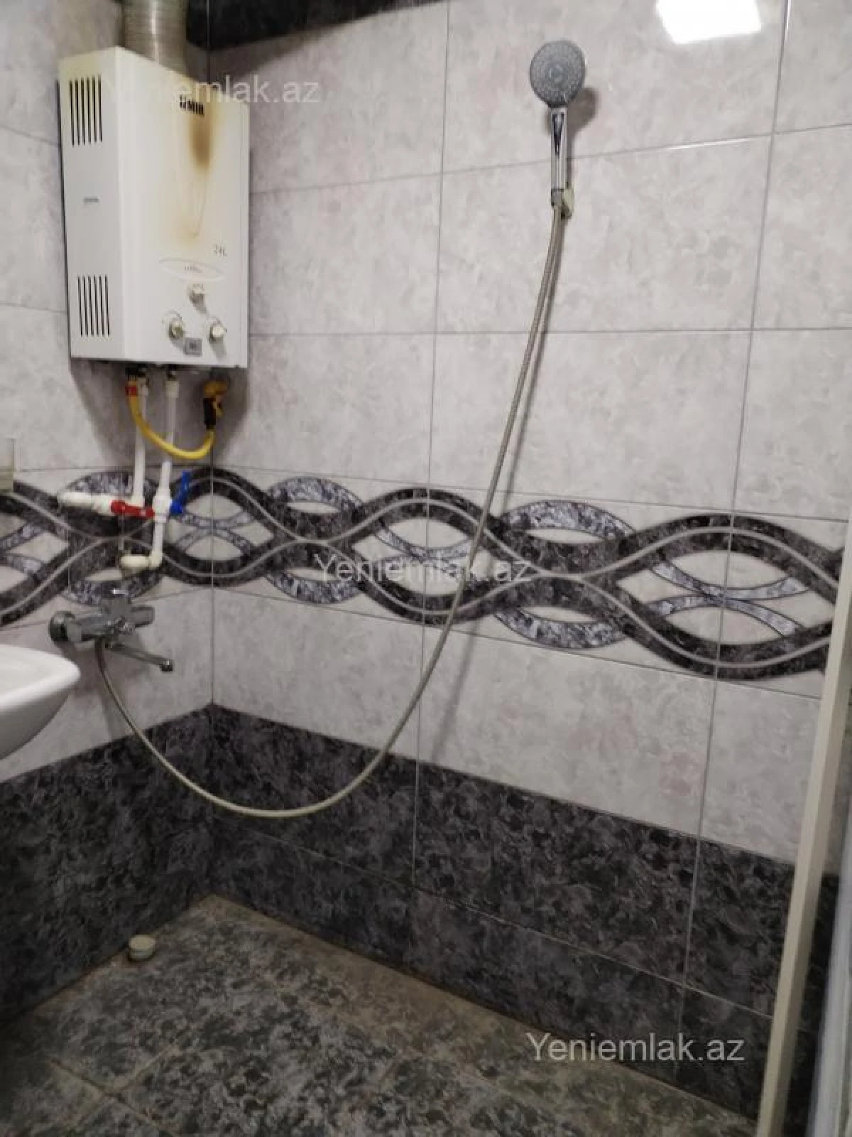 Satılır 3 otaqlı köhnə tikili 65 m²