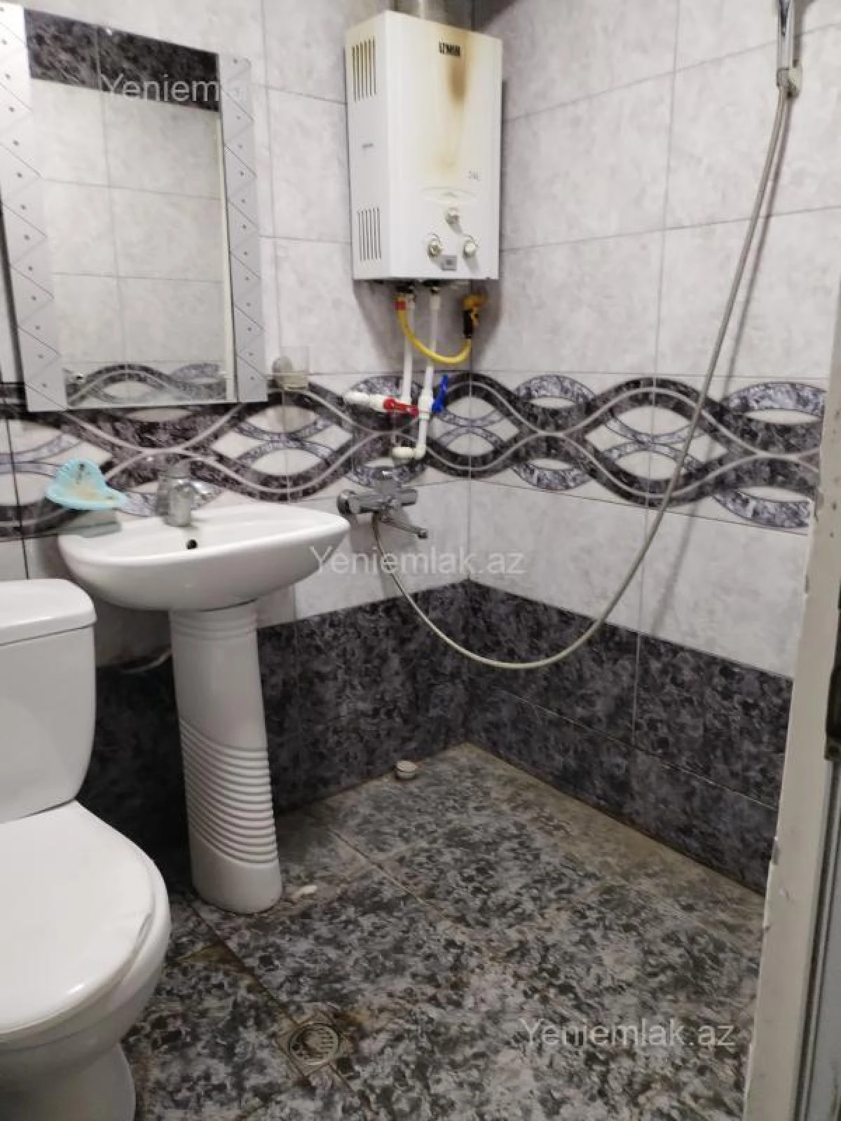 Satılır 3 otaqlı köhnə tikili 65 m²
