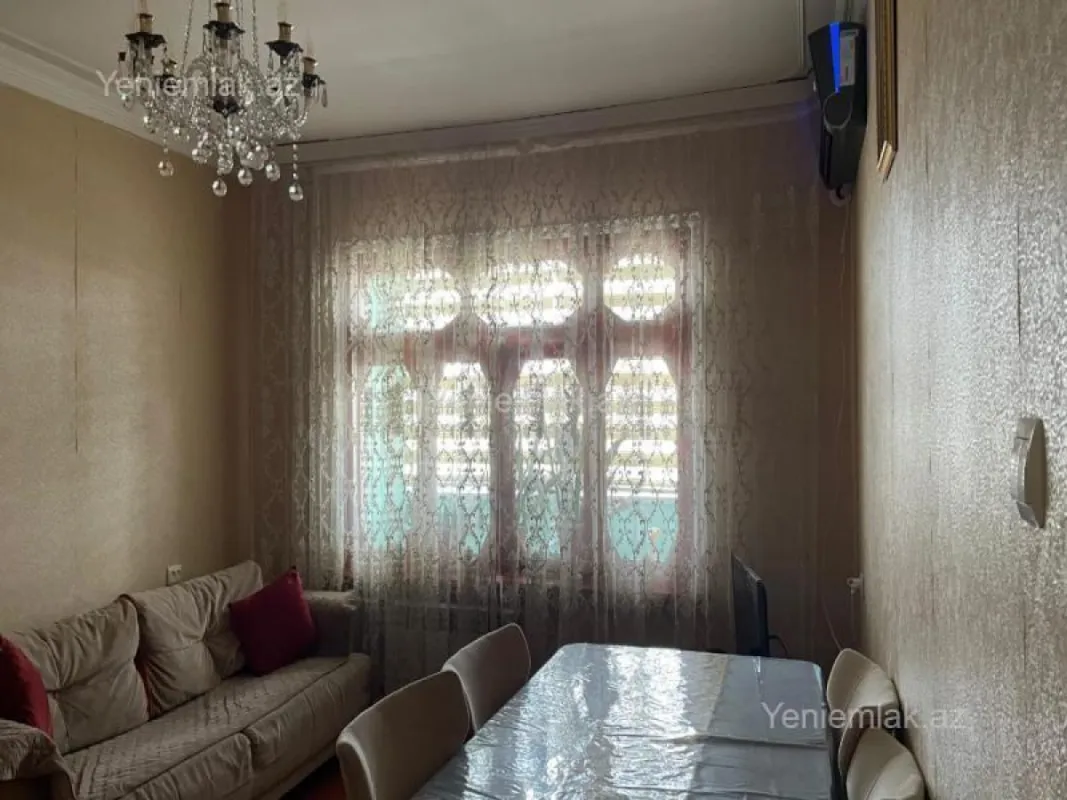 Satılır 3 otaqlı köhnə tikili 71.8 m²