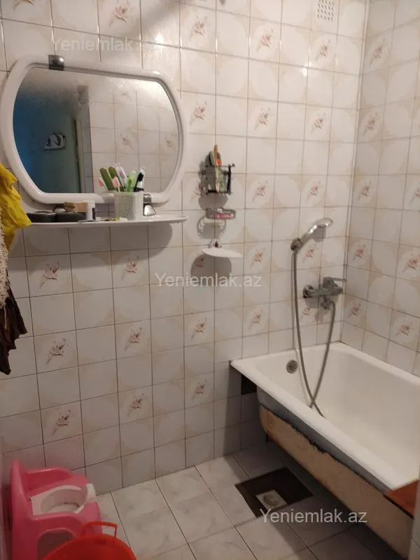 Satılır 3 otaqlı köhnə tikili 71.8 m²