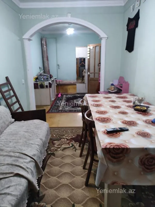 Satılır 3 otaqlı köhnə tikili 71.8 m²