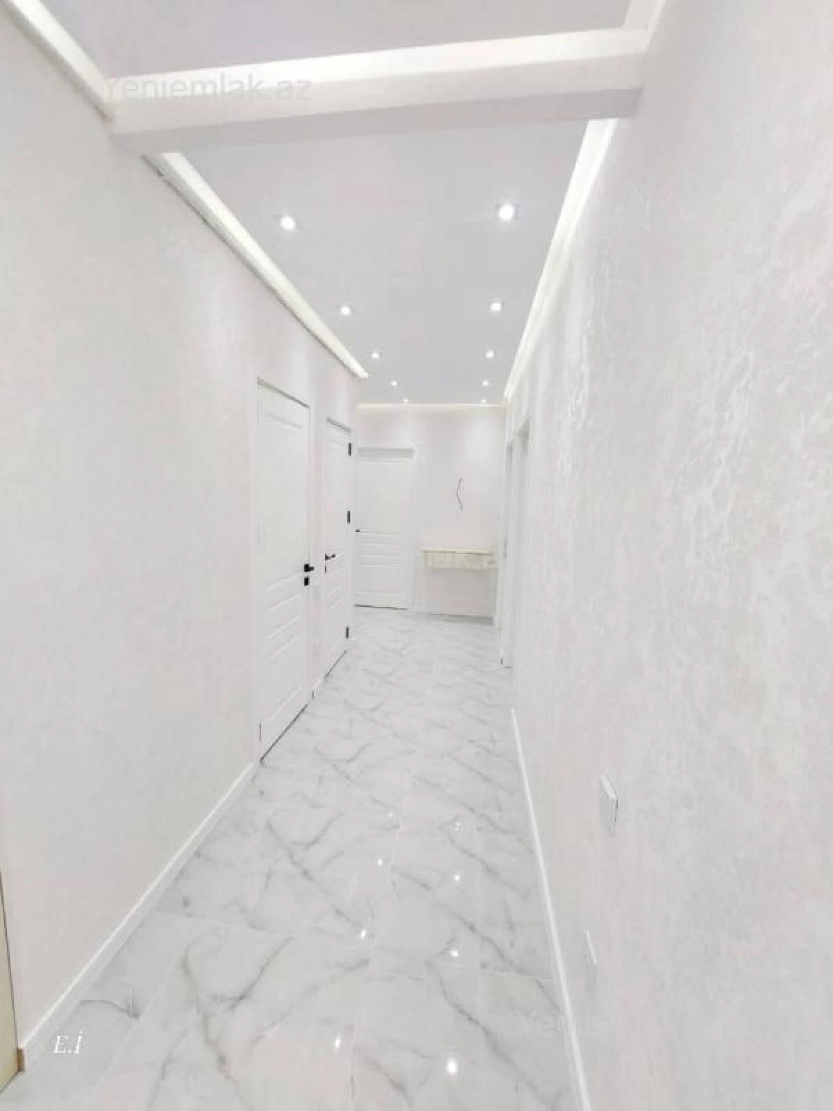 Satılır 3 otaqlı köhnə tikili 72 m²