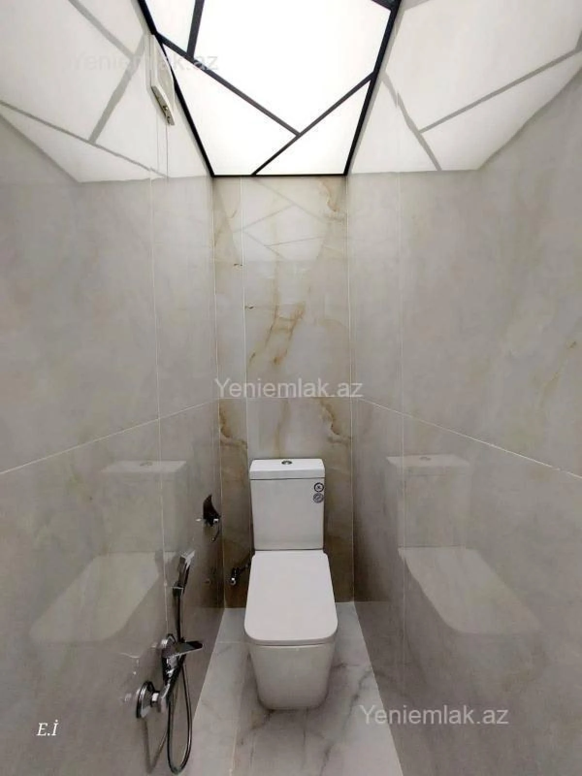 Satılır 3 otaqlı köhnə tikili 72 m²