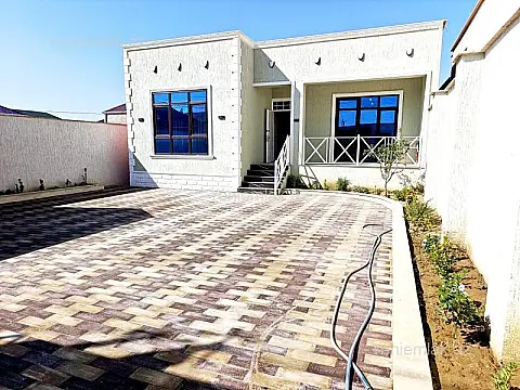 Satılır 4 otaqlı həyət evi 100 m²