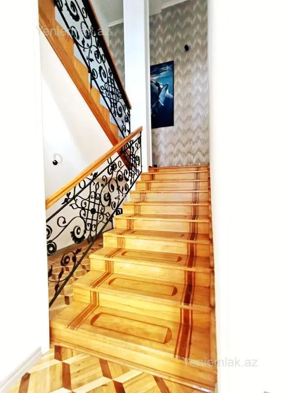 Satılır 6 otaqlı həyət evi 250 m²