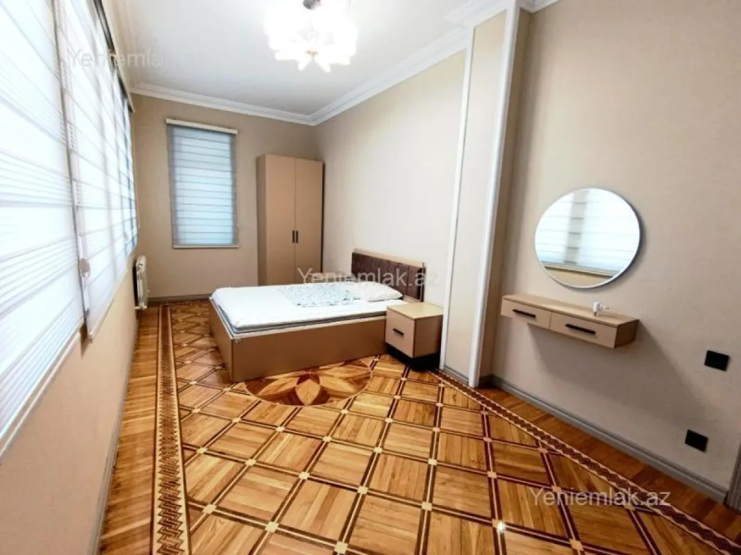 Satılır 6 otaqlı həyət evi 250 m²