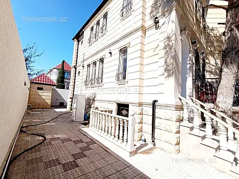 Satılır 6 otaqlı həyət evi 250 m²
