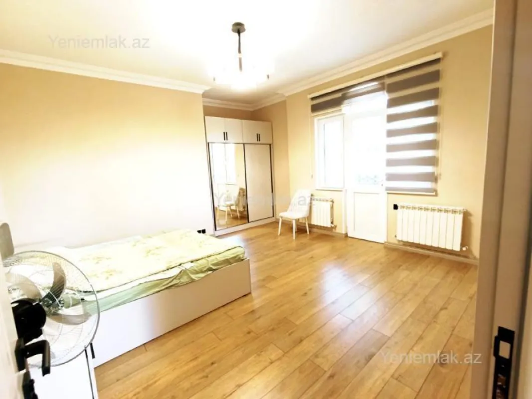 Satılır 6 otaqlı həyət evi 250 m²