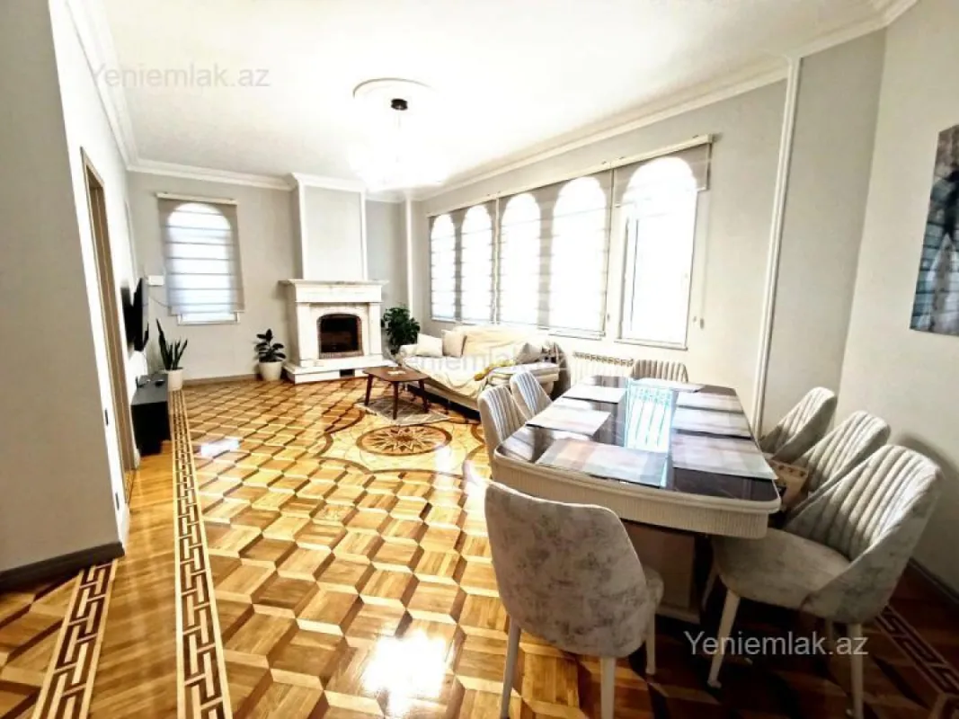 Satılır 6 otaqlı həyət evi 250 m²