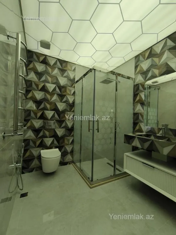 Satılır 3 otaqlı yeni tikili 130 m²