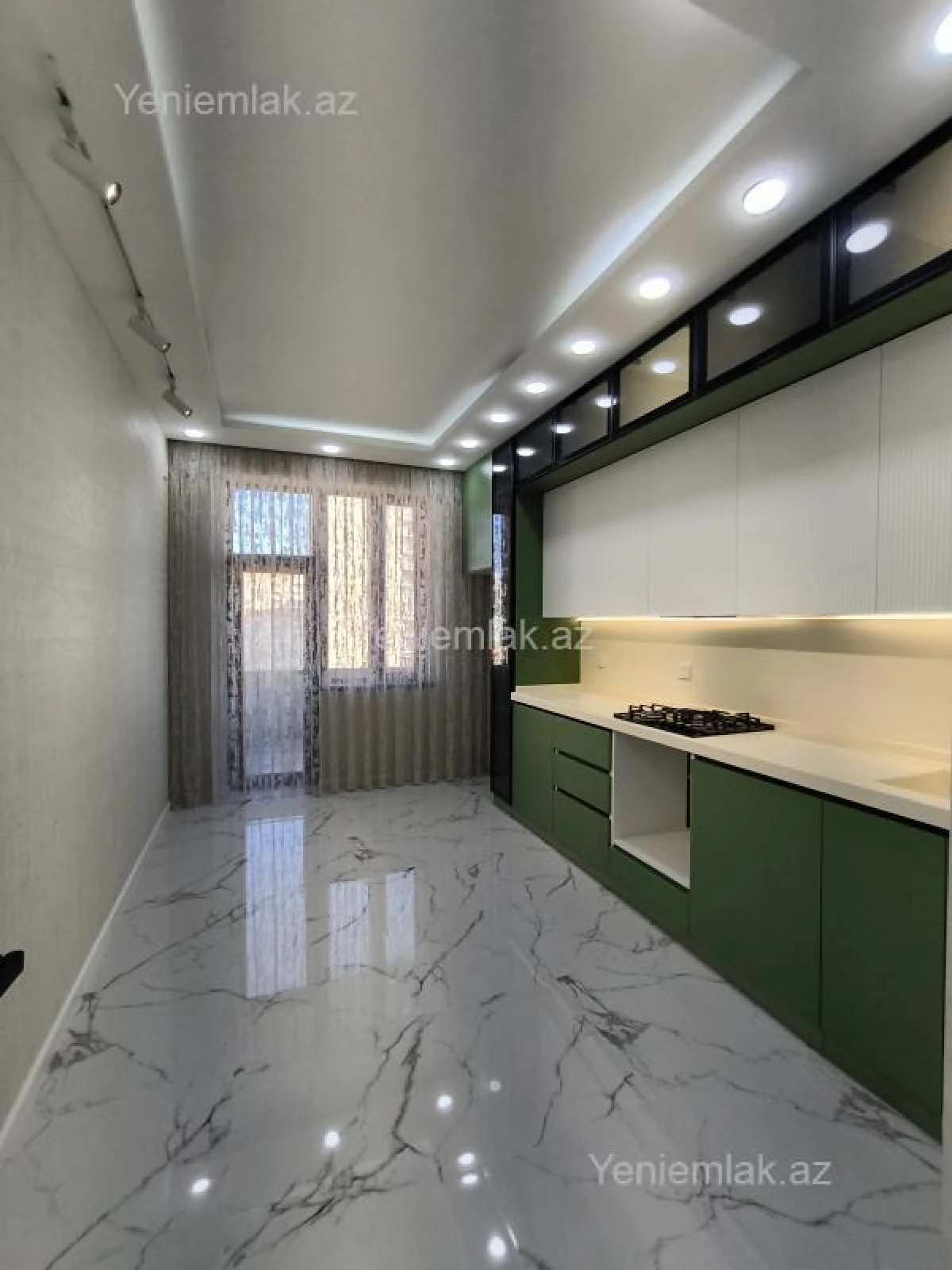 Satılır 3 otaqlı yeni tikili 130 m²