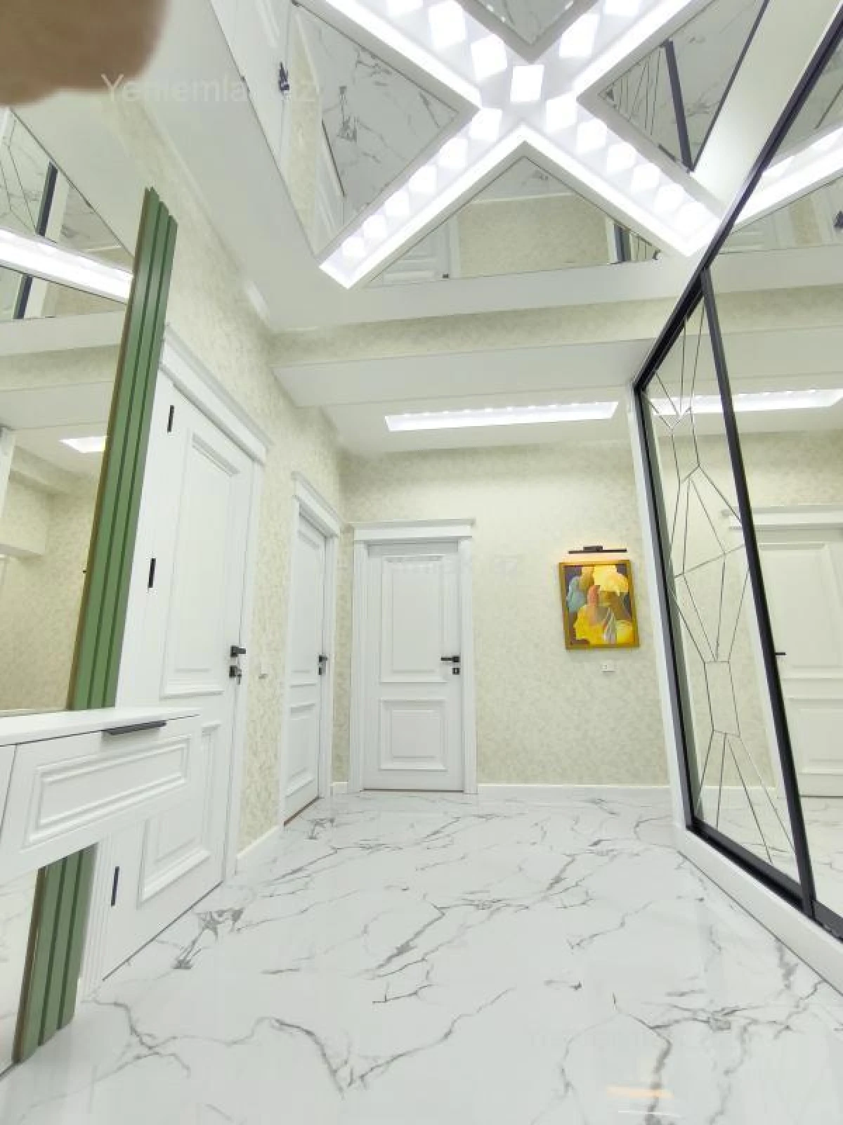 Satılır 3 otaqlı yeni tikili 130 m²