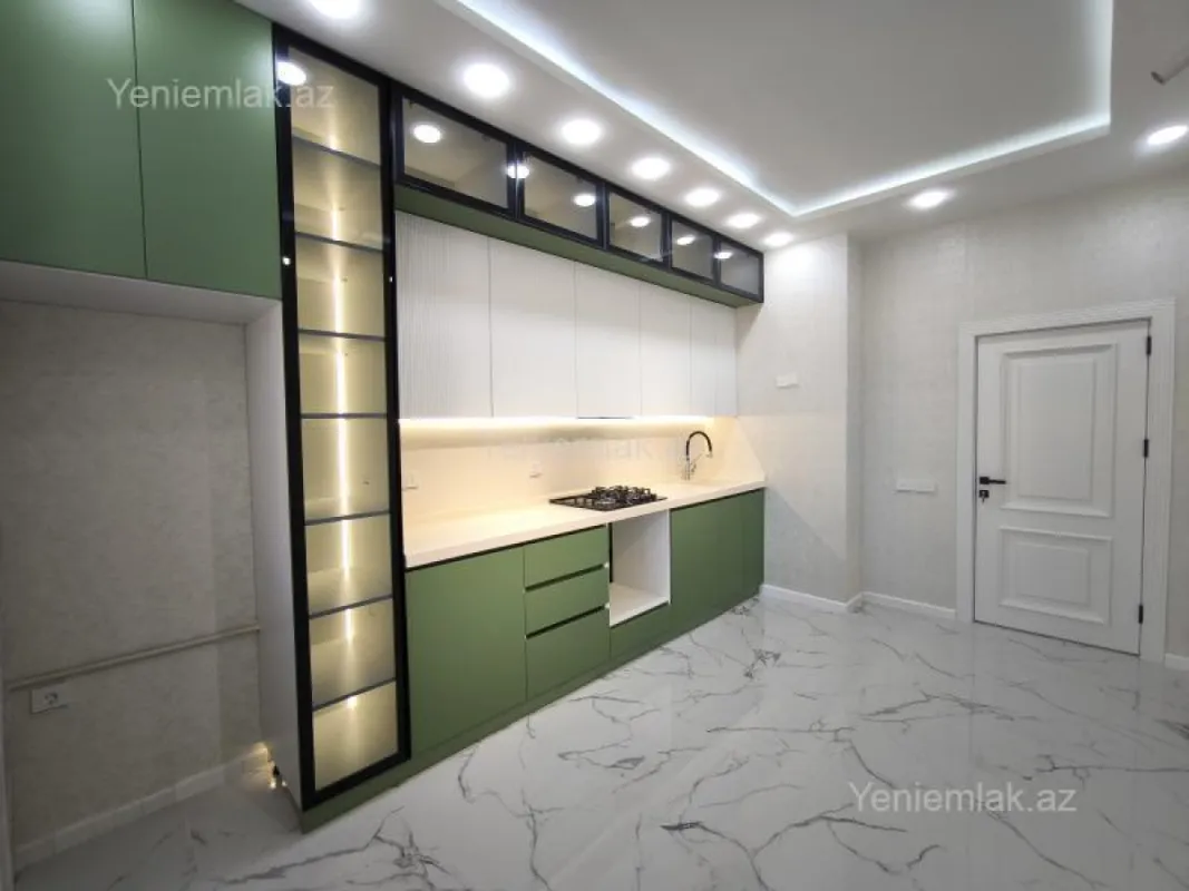 Satılır 3 otaqlı yeni tikili 130 m²