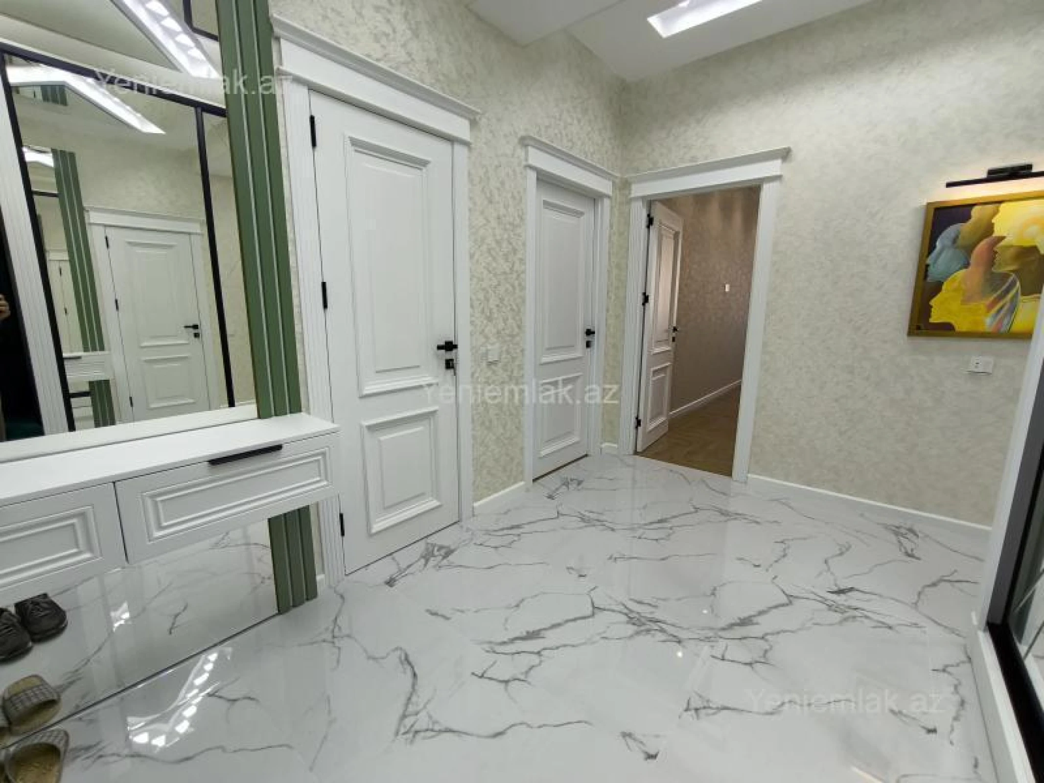 Satılır 3 otaqlı yeni tikili 130 m²