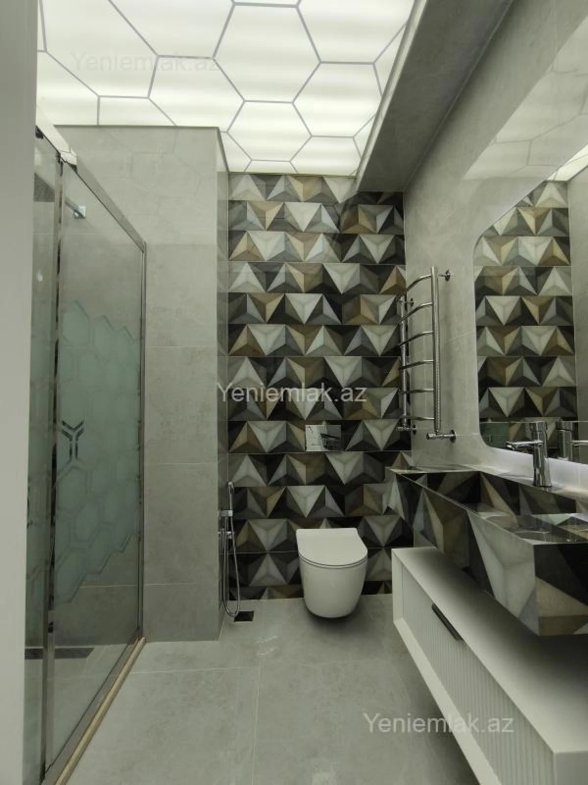 Satılır 3 otaqlı yeni tikili 130 m²