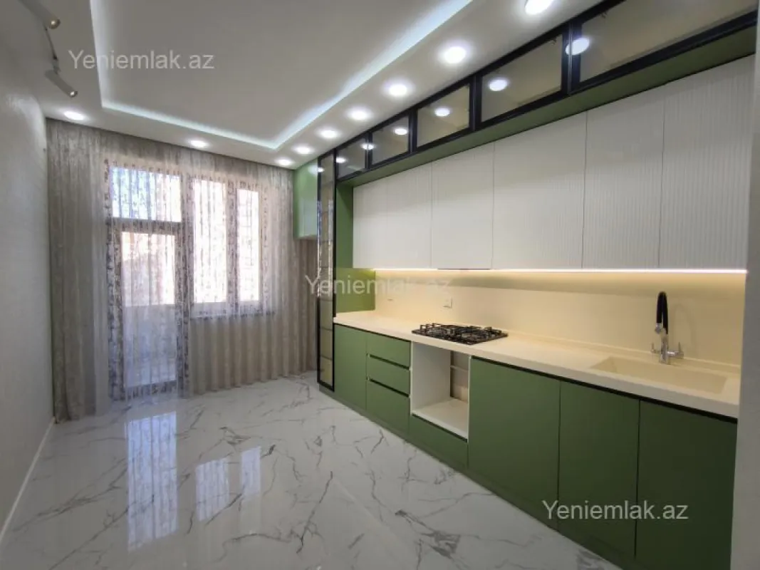 Satılır 3 otaqlı yeni tikili 130 m²
