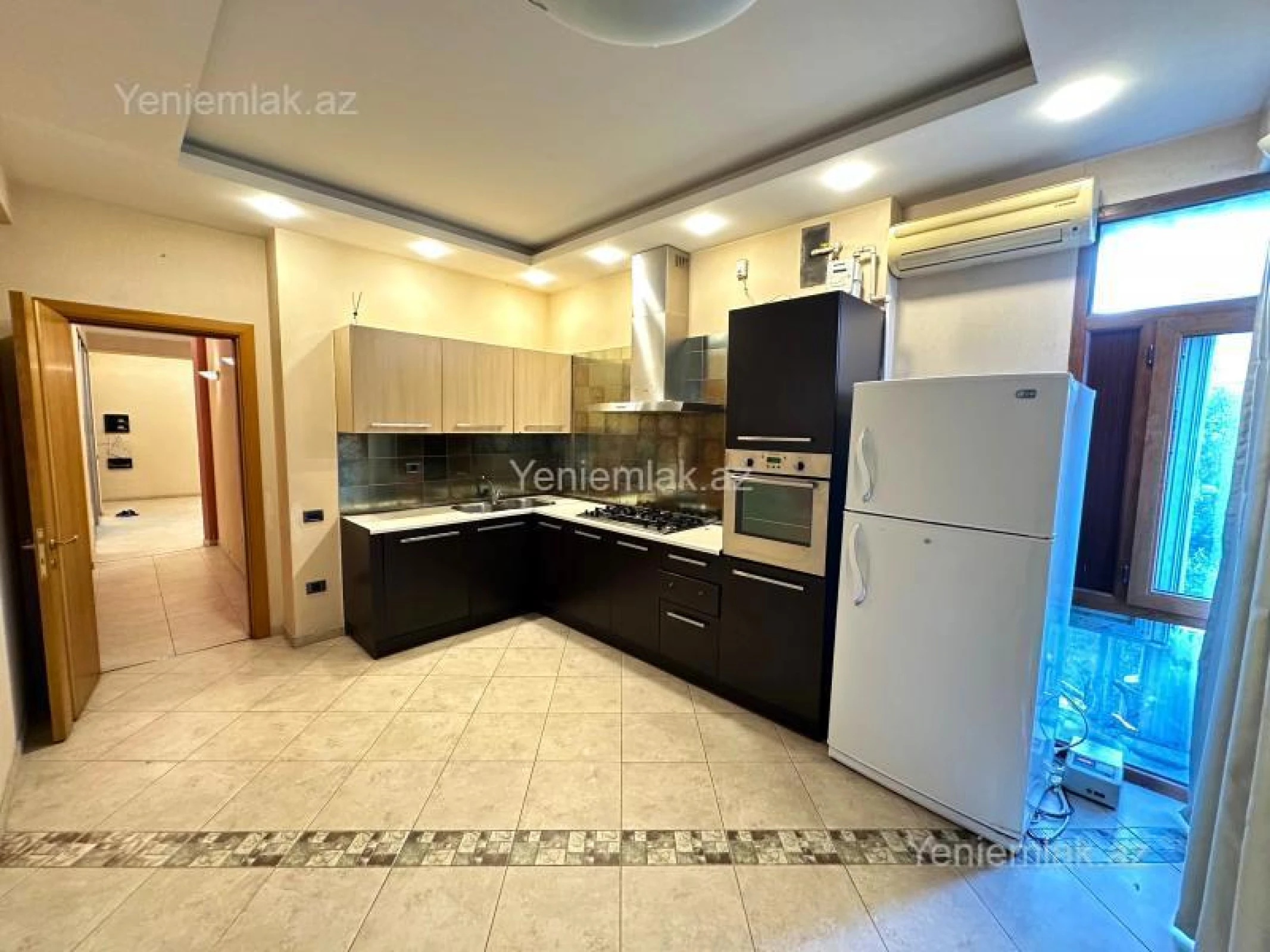 Satılır 4 otaqlı yeni tikili 190 m²