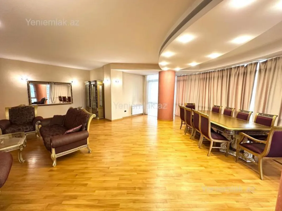 Satılır 4 otaqlı yeni tikili 190 m²