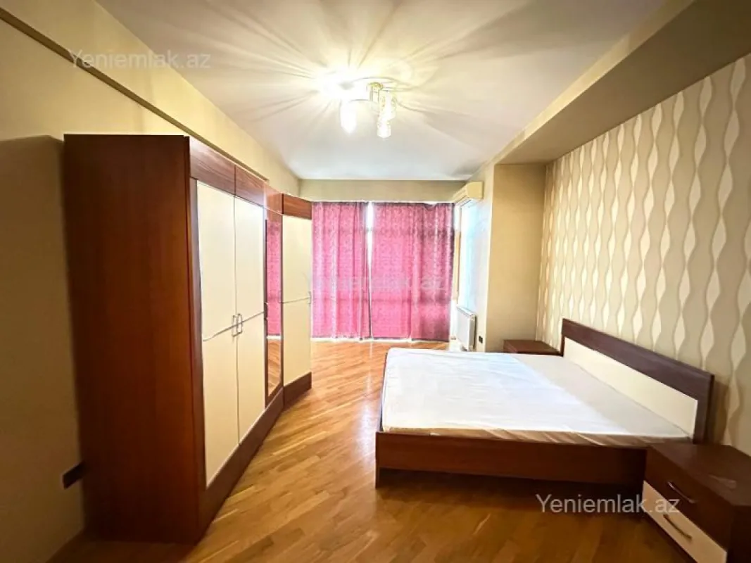 Satılır 4 otaqlı yeni tikili 190 m²