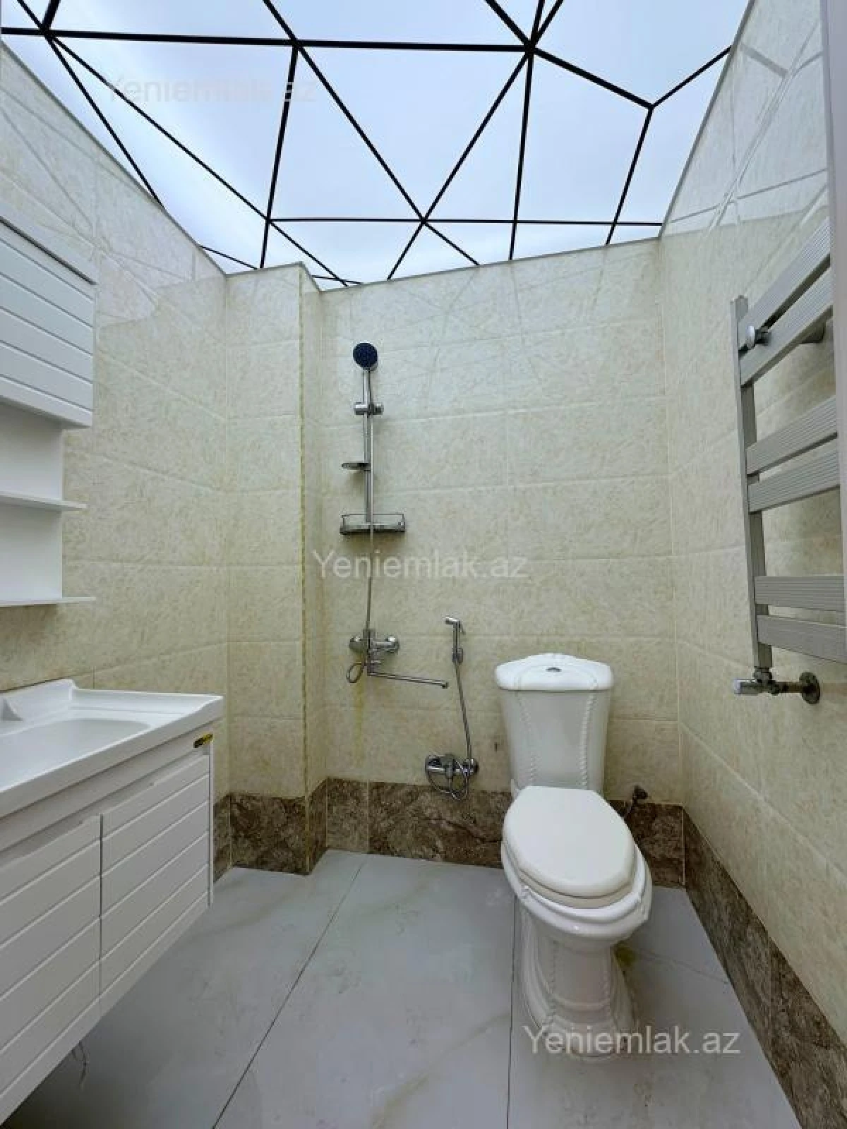 Satılır 2 otaqlı yeni tikili 75 m²