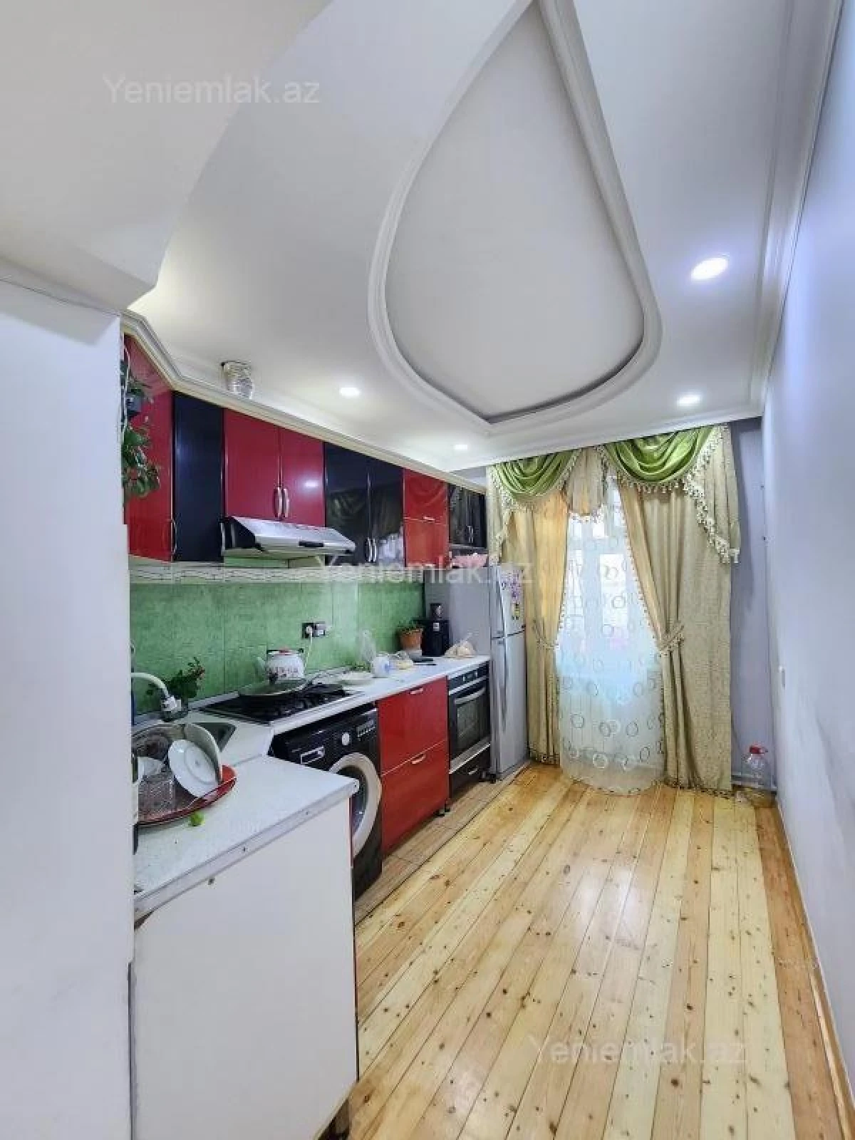 Satılır 4 otaqlı köhnə tikili 85 m²
