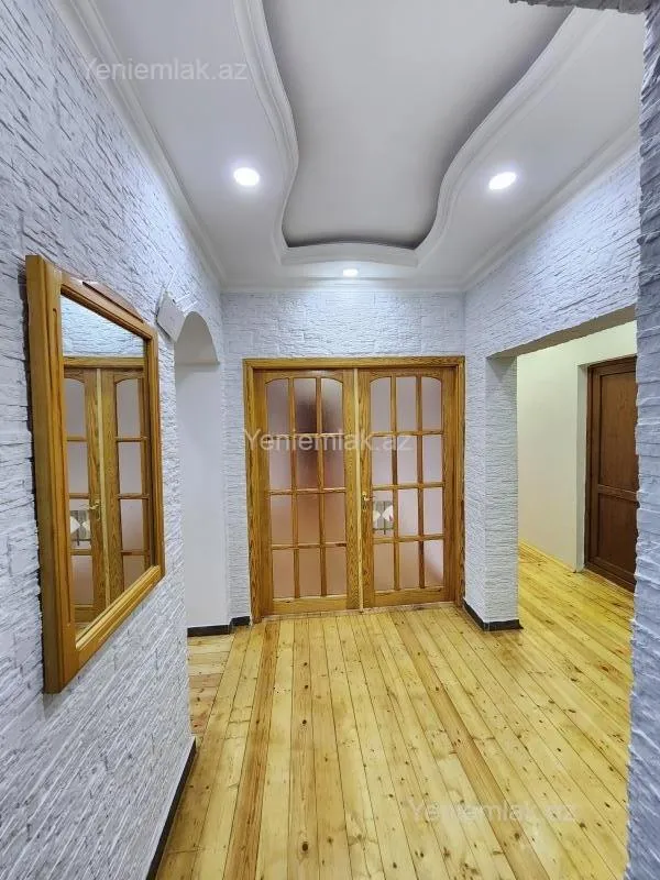 Satılır 4 otaqlı köhnə tikili 85 m²