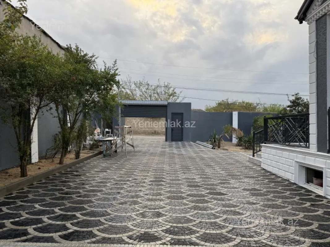 Satılır 4 otaqlı həyət evi 144 m²