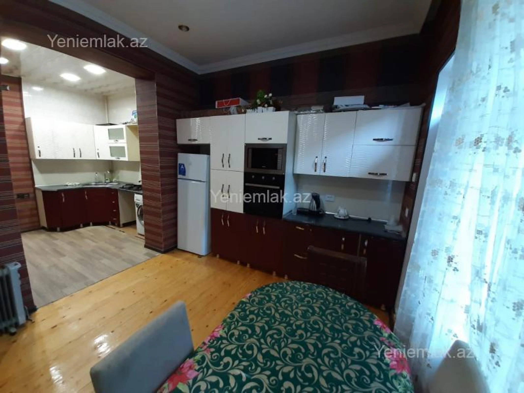 Satılır 3 otaqlı köhnə tikili 90 m²