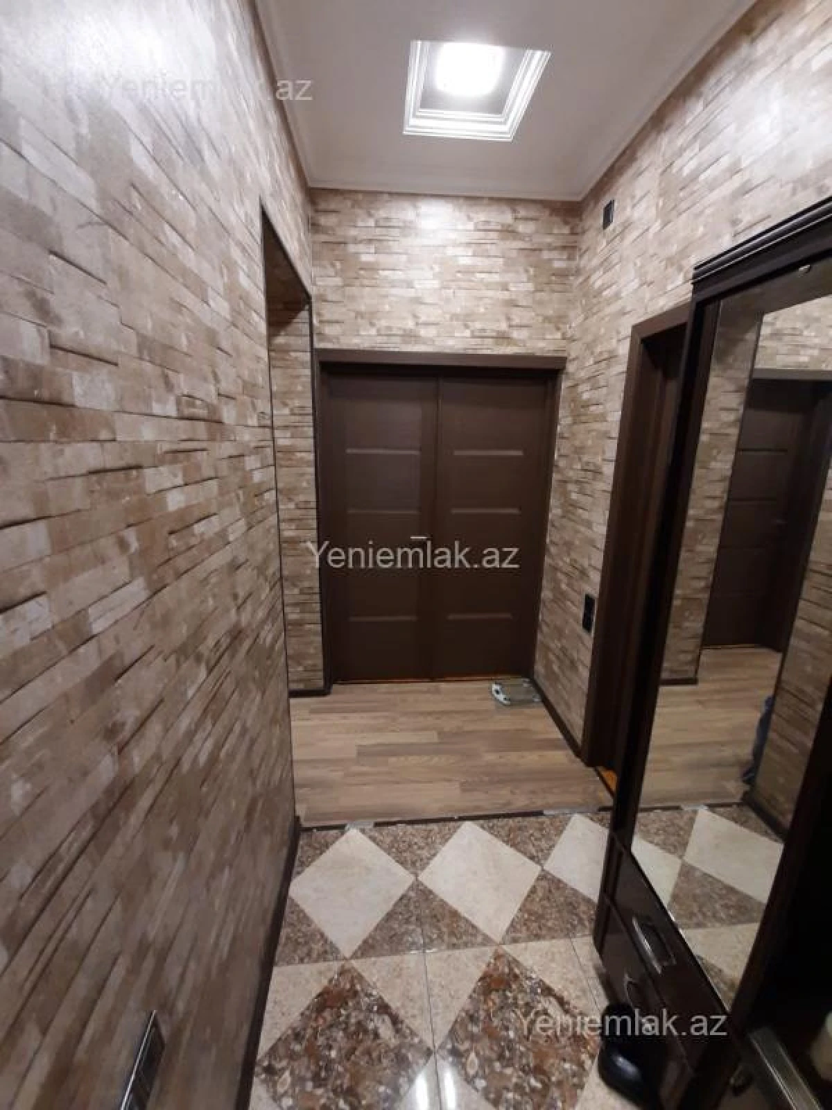 Satılır 3 otaqlı köhnə tikili 90 m²