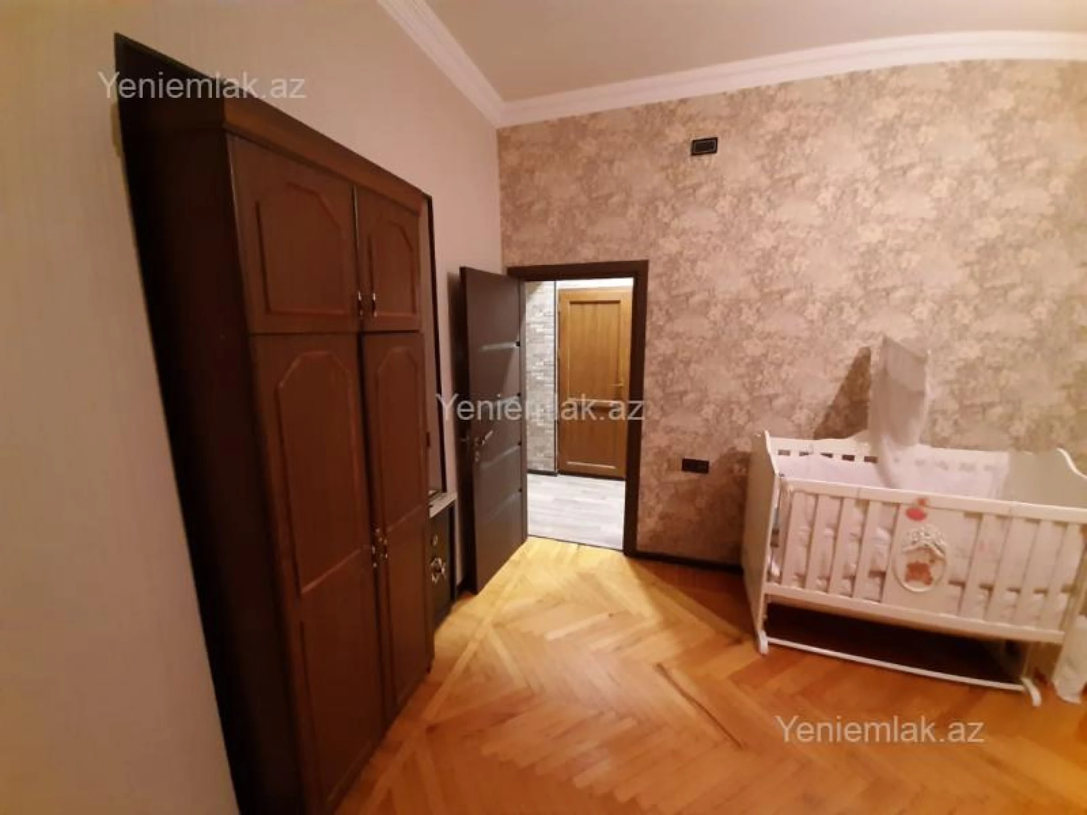 Satılır 3 otaqlı köhnə tikili 90 m²