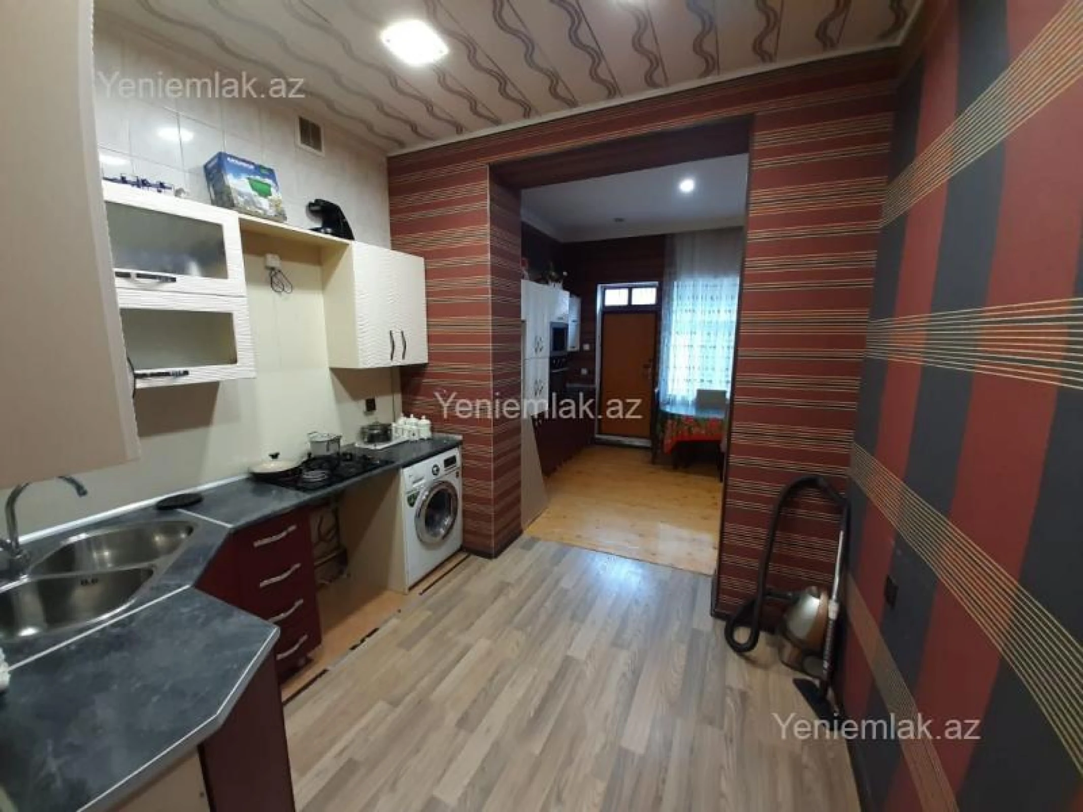Satılır 3 otaqlı köhnə tikili 90 m²