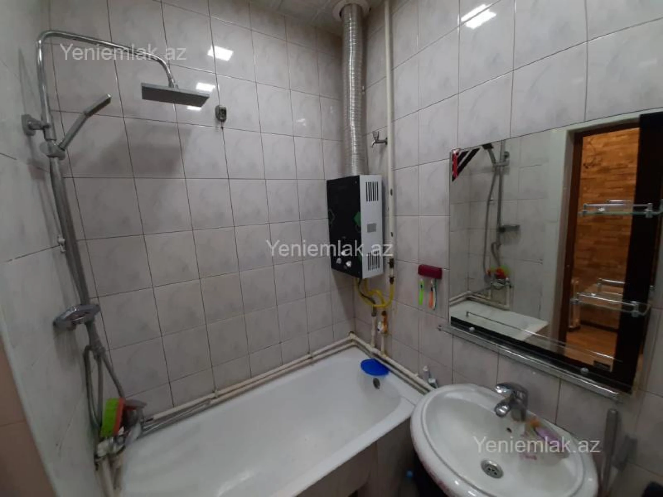 Satılır 3 otaqlı köhnə tikili 90 m²