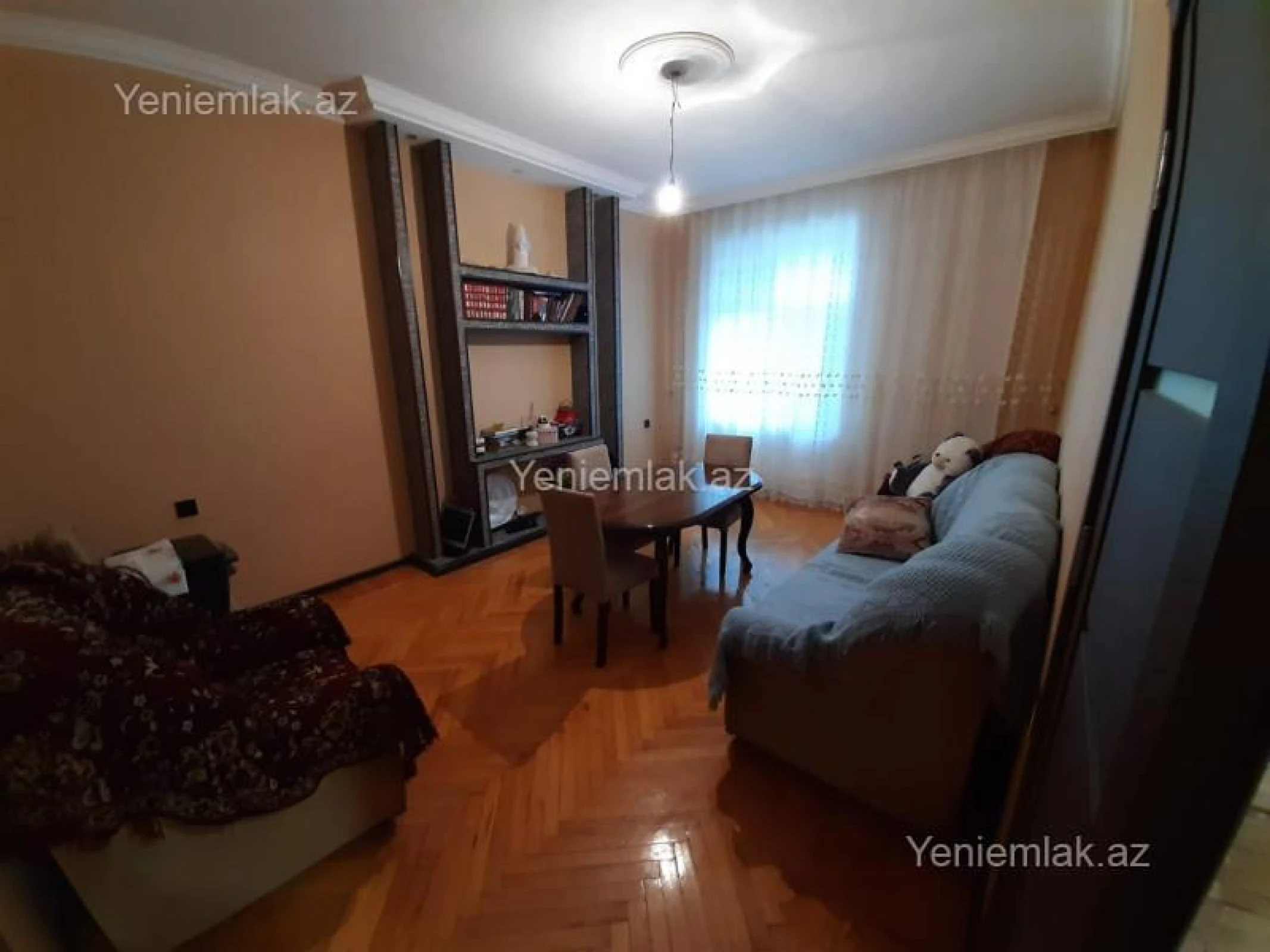Satılır 3 otaqlı köhnə tikili 90 m²