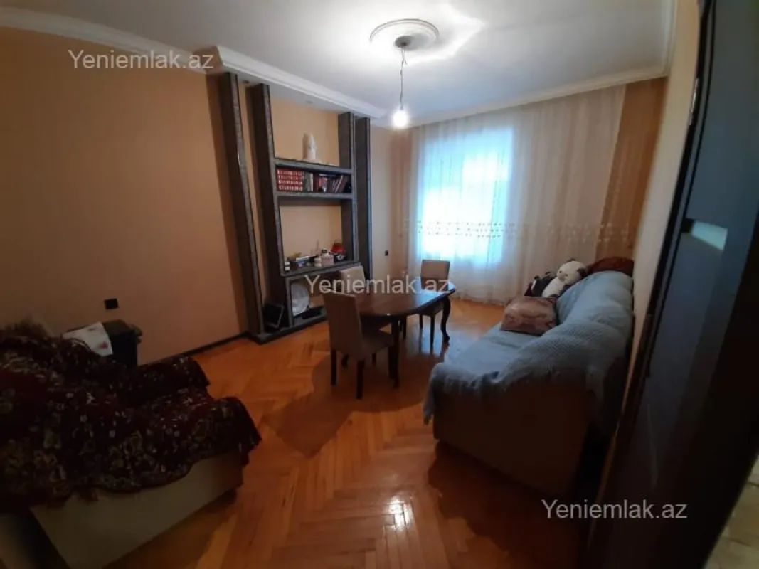 Satılır 3 otaqlı köhnə tikili 90 m²